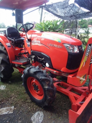 ขายรถไถ KUBOTA 36 แรง ปี58 ใช้งานได้ 540 ชม. ขายรถไถ KUBOTA 36 แรง ปี58 ใช้งานได้ 540 ชม.