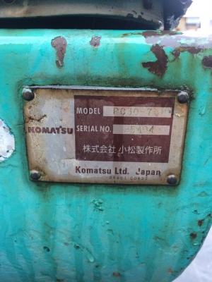 ขายรถขุดเก่าญี่ปุ่น komatsu pc30-7 รถพร้อมใช้งานเอกสารอินวอย สนใจโทร061-6532306 รถเก่านอก100\%