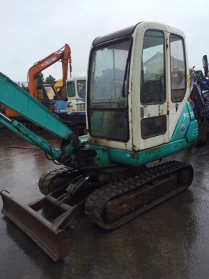 ขายรถขุดเก่าญี่ปุ่น komatsu pc30-7 รถพร้อมใช้งานเอกสารอินวอย สนใจโทร061-6532306 รถเก่านอก100\%