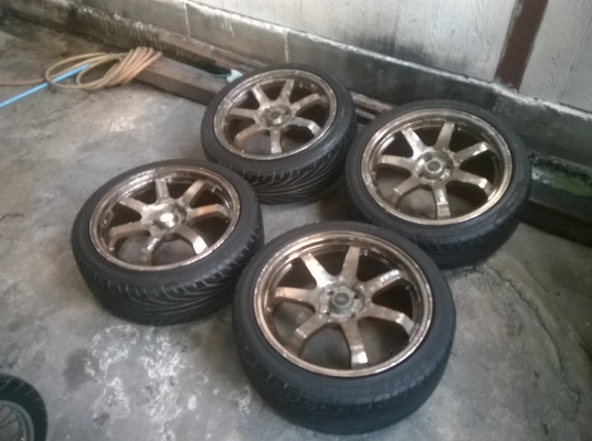 ขายแม็กTE 4รู100 ขอบ17กว้าง7.5 et38 ติดยาง205 45 17ปี09 จำนวน1ชุด สภาพต้องทำสีใหม่แม็กไม่มีซ้อม4วงยางพอใด้ ราคา5000บาทโทร0924462525โส กทม