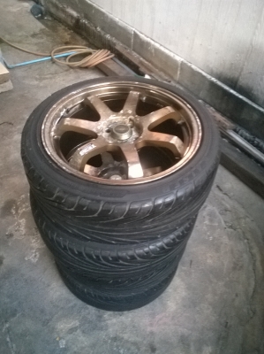 ขายแม็กTE 4รู100 ขอบ17กว้าง7.5 et38 ติดยาง205 45 17ปี09 จำนวน1ชุด สภาพต้องทำสีใหม่แม็กไม่มีซ้อม4วงยางพอใด้ ราคา5000บาทโทร0924462525โส กทม