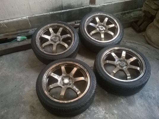 ขายแม็กTE 4รู100 ขอบ17กว้าง7.5 et38 ติดยาง205 45 17ปี09 จำนวน1ชุด สภาพต้องทำสีใหม่แม็กไม่มีซ้อม4วงยางพอใด้ ราคา5000บาทโทร0924462525โส กทม