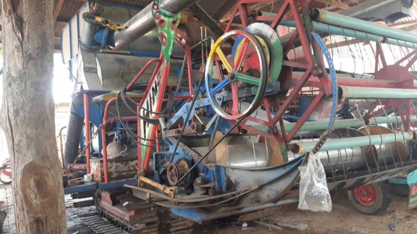 ขายรถเกี่ยวข้าว พ.เจริญ ทำตู้ใหม่ ช่วงล่าง10ปั๊ม22 อุ้ม2.5ตัน เครื่องอีซูซุ6BG1เทอร์โบว์ พร้อมทำงาน