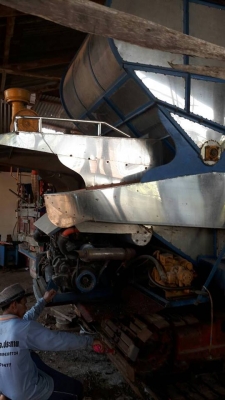 ขายรถเกี่ยวข้าว พ.เจริญ ทำตู้ใหม่ ช่วงล่าง10ปั๊ม22 อุ้ม2.5ตัน เครื่องอีซูซุ6BG1เทอร์โบว์ พร้อมทำงาน