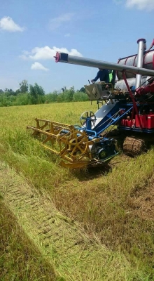 ขายรถเกี่ยวเกษตรพัฒนา เงินมีอุ้ม1.5ตัน เครื่อง6bg1เทอร์โบว์ ปั๊มอีตั้น22ช่วงล่างแทรคเตอร์ พร้อมลงงาน หน้าเกี่ยว2.80เมตร