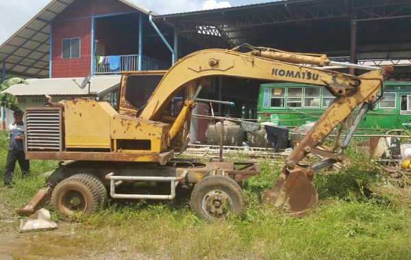 ขาย แบคโฮ KOMATSU PC60 ล้อยาง 6 ล้อ รถใช้งานได้ปกติ ราคาต่อรองได้ครับ