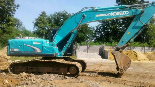 ขายรถแบคโฮ KOBELCO SK200-8 YN12 SUPER เอกสารอินวอย ไมล์ 17704 ราคา 1600000