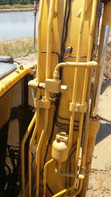 ขายรถแบคโฮ KOMATSU PC130-8 เอกสารอินวอย 11623 ชม.ราคา 1380000 ขายรถแบคโฮ KOMATSU PC130-8 เอกสารอินวอย 11623 ชม.ราคา 1380000