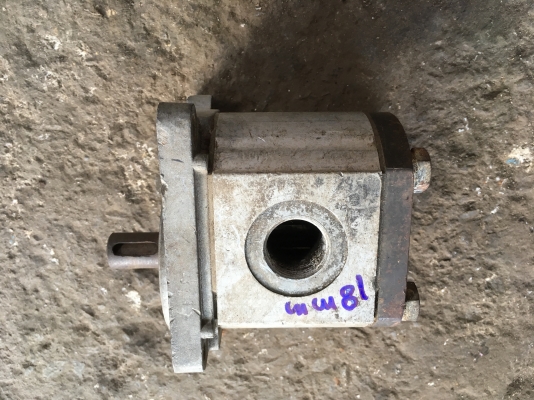 ขาย...ปั๊มไฮดรอลิค เพลาโต18มิล