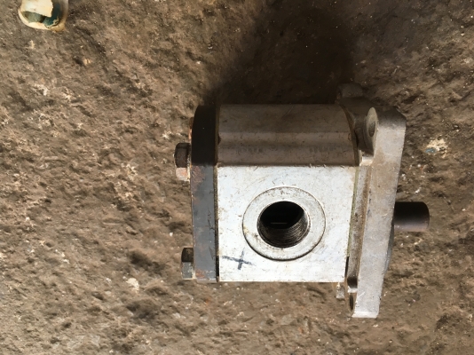 ขาย...ปั๊มไฮดรอลิค เพลาโต18มิล