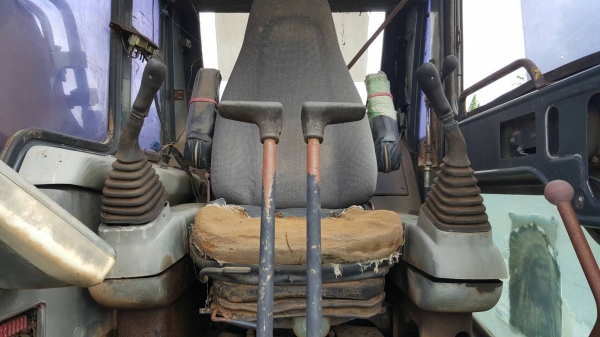 ขาย แบคโฮ KOMATSU PC200-6 เอกสารใบซื้อขาย ช่วงล่างเต็ม ไฟฟ้าตัดแล้ว ราคาคุยกันได้ครับ ขาย แบคโฮ KOMATSU PC200-6 เอกสารใบซื้อขาย ช่วงล่างเต็ม ไฟฟ้าตัดแล้ว ราคาคุยกันได้ครับ