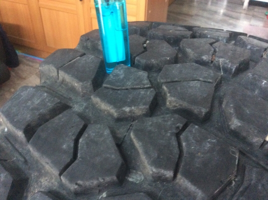 ขายยางBF Mud 32*11.5*15R ไม่มีปะ ไม่บวมมี1เส้น