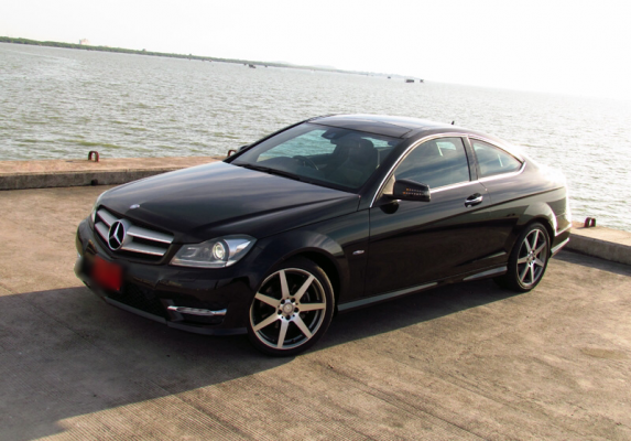 Benz C180 AMG ตัว Coupe สภาพสวย ใช้น้อยมาก ราคาไม่แพง
