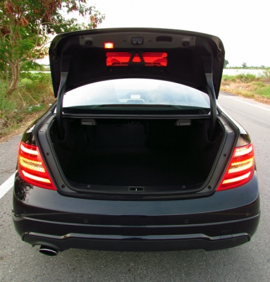 Benz C180 AMG ตัว Coupe สภาพสวย ใช้น้อยมาก ราคาไม่แพง