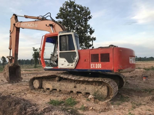 ขาย 395,000 HITACHI  EX 200-2 เครื่องดี ปั้ม K3V ช่วงล่างเต็ม  รถพร้อมใช้ เอกสารชื้อขาย รถอยู่ จ.สกลนคร  090-772-3710 090-772-3708