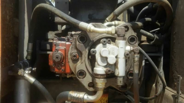 ขาย 395,000 HITACHI EX 200-2 เครื่องดี ปั้ม K3V ช่วงล่างเต็ม รถพร้อมใช้ เอกสารชื้อขาย รถอยู่ จ.สกลนคร 090-772-3710 090-772-3708 ขาย 395,000 HITACHI EX 200-2 เครื่องดี ปั้ม K3V ช่วงล่างเต็ม รถพร้อมใช้ เอกสารชื้อขาย รถอยู่ จ.สกลนคร 090-772-3710 090-772-3708