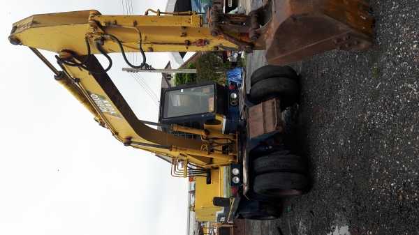 ขายรถแบคโฮ Kobelco sk04ws พร้อมหัวเจาะ,ปุ้งกี๊2ลูก,เอกสารเล่มทะเบียนครับ.