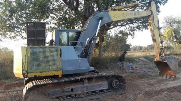 ขาย 695,000 KOMATSU pc 120-5 เอกสารอินวอย ไฟฟ้าครบ แอร์หนาว เอวดี ช่วงล่างเต็ม รถสวยพร้อมใช้ 090-772-3710 090-772-3708