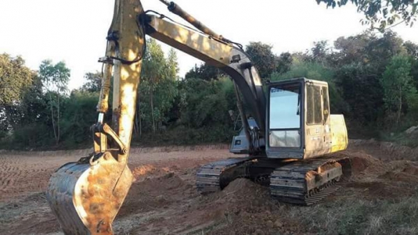 ขาย 695,000 KOMATSU pc 120-5 เอกสารอินวอย ไฟฟ้าครบ แอร์หนาว เอวดี ช่วงล่างเต็ม รถสวยพร้อมใช้ 090-772-3710 090-772-3708