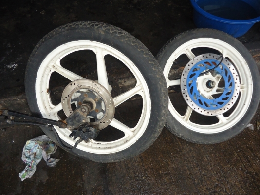 ล้อ Honda NSR 150 ซีซีลด 1050.-