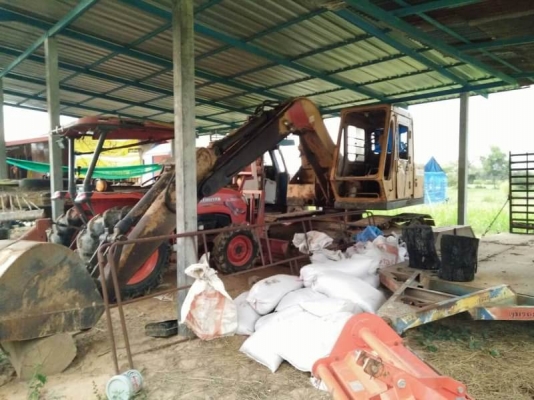 ขาย 235,000 KOMATSU  PC80-2 เครื่องดี ปั้มดี โช่หนา ช่วงล่างพอใช้ เอกสารสัญญาซื้อขาย รถอยู่ จ.ร่อยเอ็ด  090-772-3710 090-772-3708