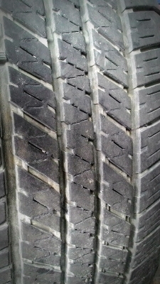 ขายยางรถยนต์ Bridgestone 265/65/17 ยางปี 2014   4เส้น 2000