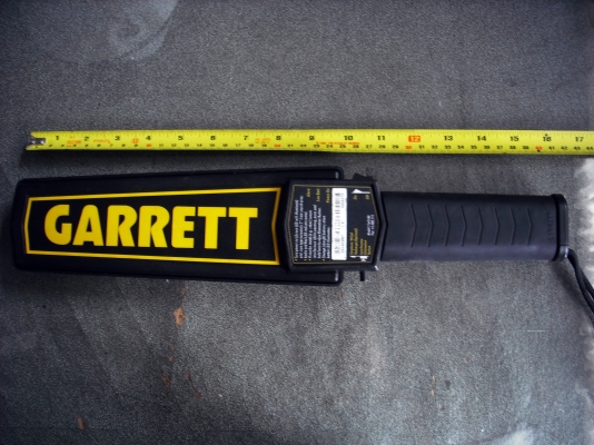 เครื่องตรวจค้นโลหะแบบมือถือ Super Scanner รุ่น 1165180 Made in U.S.A. เครื่องตรวจค้นโลหะแบบมือถือ Super Scanner รุ่น 1165180 Made in U.S.A.