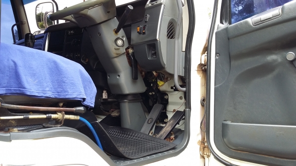 ขายสิบล้อดั๊มสองเพลายูโรที 240 ปี 56 กระบะปิเนียมสวย ๆ ครับ