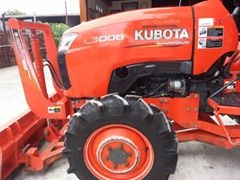 คูโบต้า L3008 4 WD พร้อมใบมีดตราช้าง ตัดหญ้าใหม่ ปี 2556