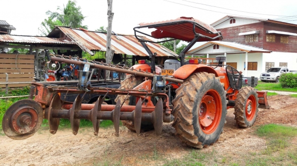 KUBOTA M7040 KUBOTA M7040