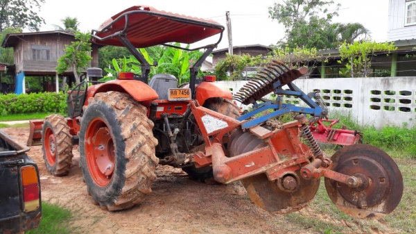 KUBOTA M7040 KUBOTA M7040