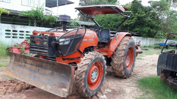KUBOTA M7040 KUBOTA M7040