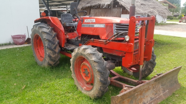 240,000 บ.ขายด่วน  KUBOTA M 5000 su อุปกรณ์ ดันหน้า ผานพรวน พร้อมใช้ สนใจ ภัทรพล โทร 0863667776