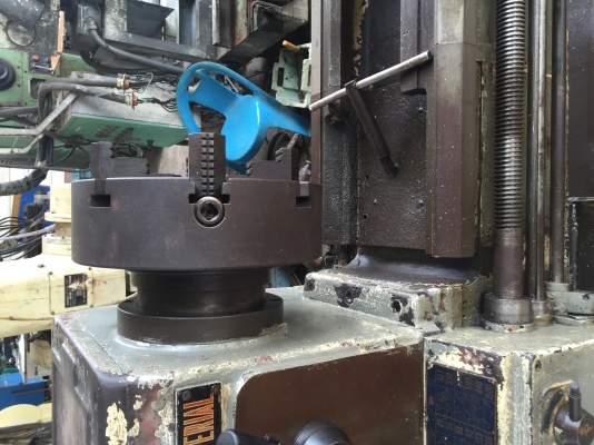 ขายเครื่องกลึง8ฟุตยังงาน1.5เมตรใต้หวันรูเพลา2.2เครื่องเงียบสามขาครบราคาเบาๆ