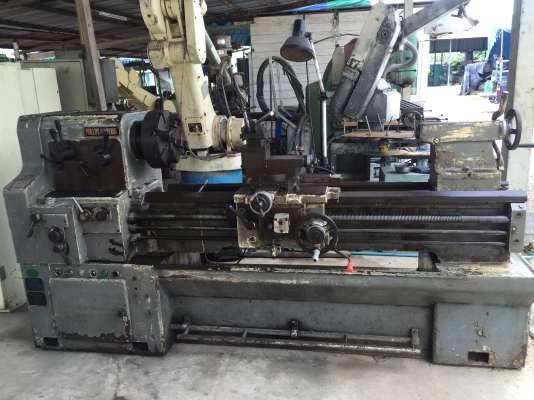ขายเครื่องกลึง8ฟุตยังงาน1.5เมตรใต้หวันรูเพลา2.2เครื่องเงียบสามขาครบราคาเบาๆ