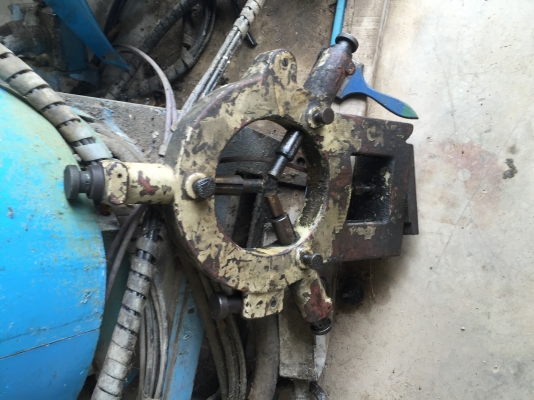 ขายเครื่องกลึง8ฟุตยังงาน1.5เมตรใต้หวันรูเพลา2.2เครื่องเงียบสามขาครบราคาเบาๆ