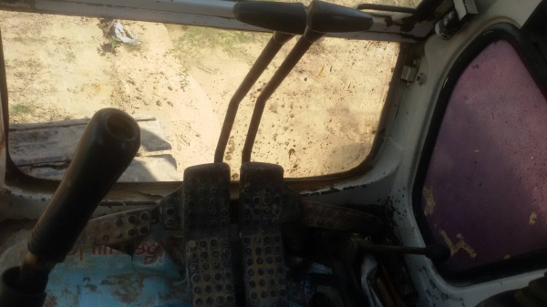 ขายHitachi Ex200-2 สภาพสวยพร้อมใช้ ต่อคุณอ๊อฟพิจิตร086-737-9991 ขายHitachi Ex200-2 สภาพสวยพร้อมใช้ ต่อคุณอ๊อฟพิจิตร086-737-9991