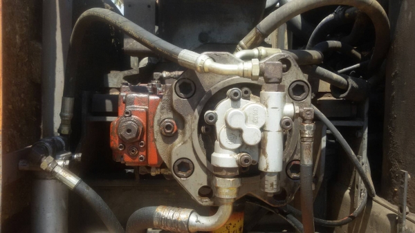 ขายHitachi Ex200-2 สภาพสวยพร้อมใช้ ต่อคุณอ๊อฟพิจิตร086-737-9991 ขายHitachi Ex200-2 สภาพสวยพร้อมใช้ ต่อคุณอ๊อฟพิจิตร086-737-9991