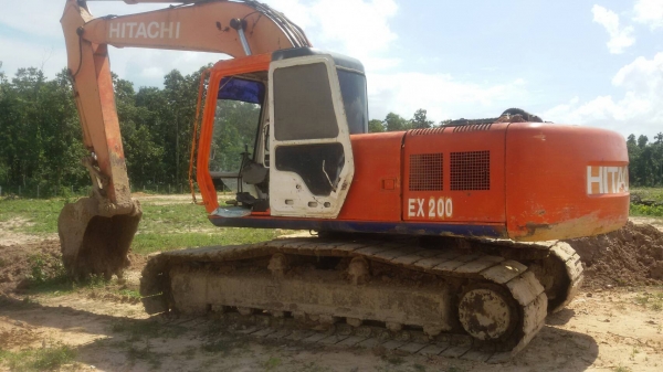 ขายHitachi Ex200-2 สภาพสวยพร้อมใช้ ต่อคุณอ๊อฟพิจิตร086-737-9991
