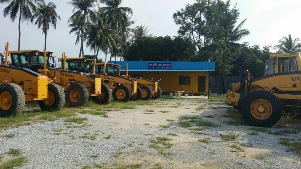 รถเกรด  CHAMPION  รุ่น 740A  ปี 1998   ชั่วโมงทำงาน 18,000 ชั่วโมง