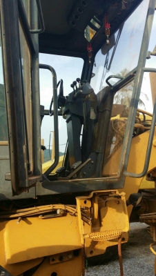 รถเกรด  CHAMPION  รุ่น 740A  ปี 1998   ชั่วโมงทำงาน 18,000 ชั่วโมง