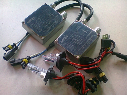 ชุดไฟ xenon h4 8000k 35w ชุดไฟ xenon h4 8000k 35w