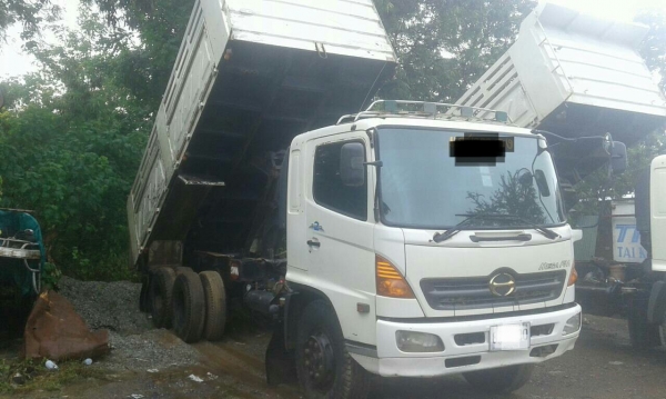 ขายHino260ปี50ดั้ม 3smm สภาพสวยพร้อมใช้ ต่อคุณอ๊อฟพิจิตร086-737-9991 ขายHino260ปี50ดั้ม 3smm สภาพสวยพร้อมใช้ ต่อคุณอ๊อฟพิจิตร086-737-9991