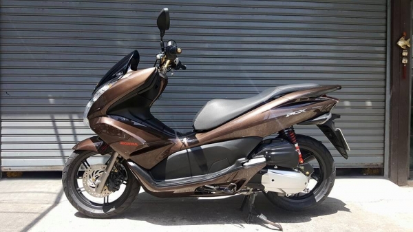 HONDA PCX 125i IDLING STOP ใหม่ สีพิเศษสวยมาก ฟรีค่าโอน