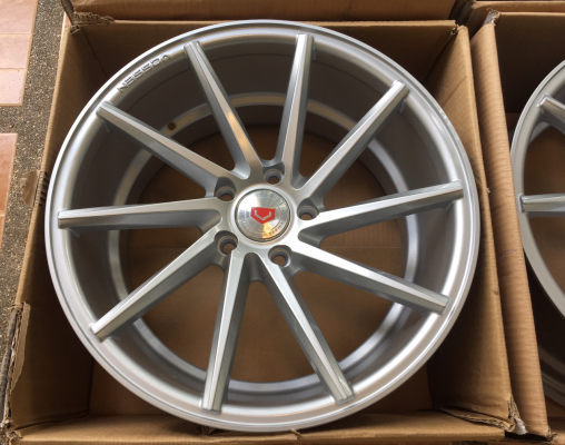 ล้อใหม่ Vossen ขอบ18 รุ่นใหม่ล่าสุด ราคาเร้าใจ