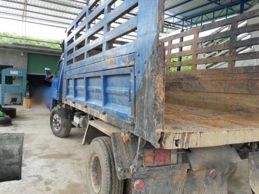 รถอีซูซุ 6 ล้อดั้ม NPR 115 แรงม้า. ปี 36. สนใจติดต่อ 081 - 6079515 รถอีซูซุ 6 ล้อดั้ม NPR 115 แรงม้า. ปี 36. สนใจติดต่อ 081 - 6079515