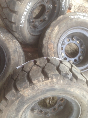 ล้อรถ FORKLIFT 4 ล้อ