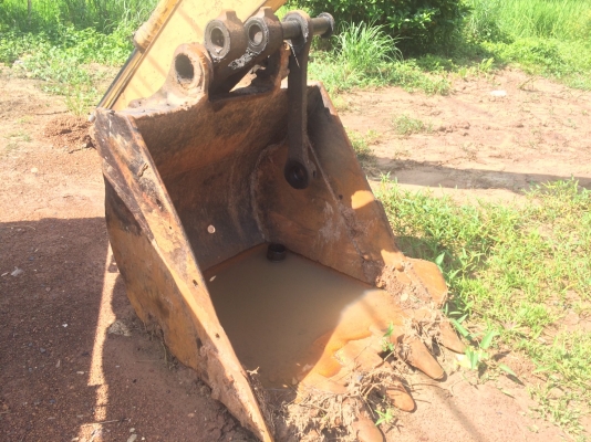 ขาย komatsu pc200 ขาย komatsu pc200