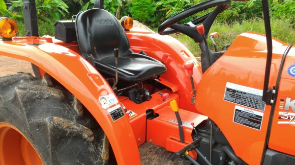 ขายรถไถ KUBOTA L3608SP ผ่านงานมา 306ชั่วโมง พร้อมอุปกรณ์ดันหน้า รับประกันเครื่องยนต์ ราคา 360,000 บาท อ.แกลง จ.ระยอง DC Tractor Rayong 0818618678,0899347475 https://www.facebook.com/DC-Tractor-Rayong-3071545327…/shop… id line=081-8618678 ขายรถไถ KUBOTA L3608SP ผ่านงานมา 306ชั่วโมง พร้อมอุปกรณ์ดันหน้า รับประกันเครื่องยนต์ ราคา 360,000 บาท อ.แกลง จ.ระยอง DC Tractor Rayong 0818618678,0899347475 https://www.facebook.com/DC-Tractor-Rayong-3071545327…/shop… id line=081-8618678