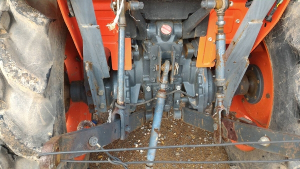 ขายรถไถ KUBOTA L3008ผ่านงานมา 630ชั่วโมง พร้อมอุปกรณ์ดันหน้า รับประกันเครื่องยนต์   ราคา 280,000 บาท อ.แกลง จ.ระยอง   DC Tractor Rayong 0818618678,0899347475 https://www.facebook.com/DC-Tractor-Rayong-3071545327&hellip;/shop&hellip; id line=081-8618678 id